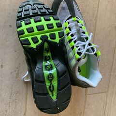 スニーカー２５㎝　未使用品