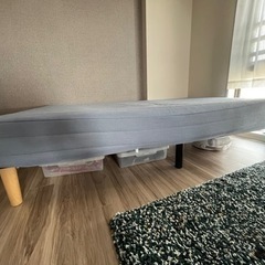 セミダブルベット　脚付ベットの画像