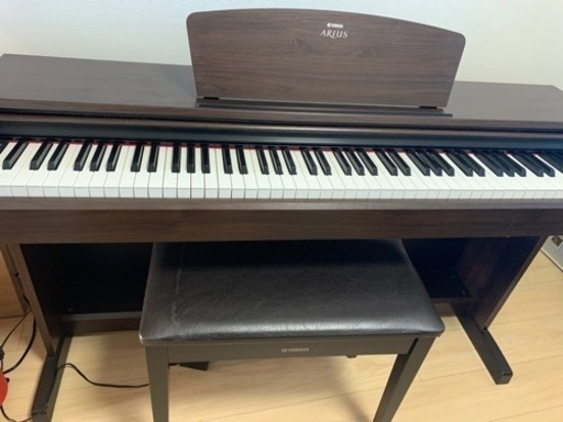 ピアノ中古品　ヤマハ　　YAMAHA YDP-140