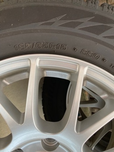 【値下げ】BRIDGESTONE、スタッドレスタイヤ4本185/65R15、アルミホイールセット