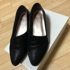 2足組みセット　NICOの23センチの靴です。