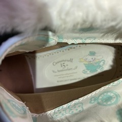 シナモロールの厚底ブーツ23.5cmの画像