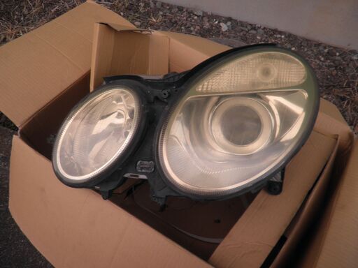 ベンツＥクラス、Ｗ２１１、E３２０前期、ヘッドライト左右セット、ボディーのみ？ジャンク