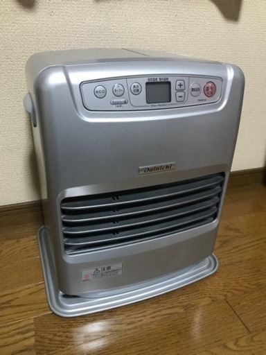 【取引完了】値下げ‼︎石油ファンヒーター　美品　2018年製