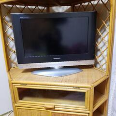 ラタンのTV台