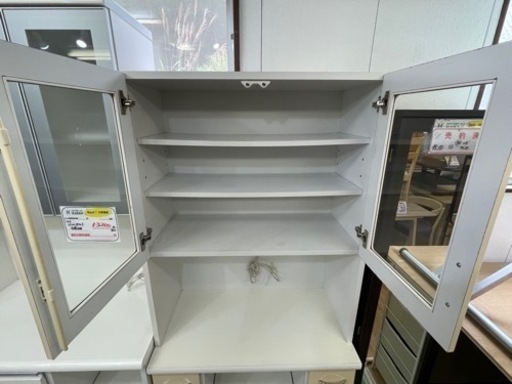 【リサイクルサービス八光　田上店　配達・設置OK】ホワイト&クリーム　食器棚 リサイクルサービス八光 田上店 配達・設置OK】ホワイト＆クリーム