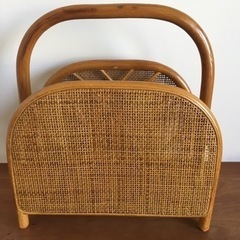 無料　マガジンラック　木製の画像