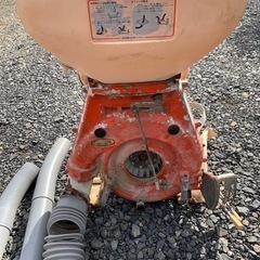 背負い式動力散布機 噴霧器の画像