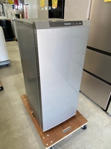 ★希少!!★売れ筋冷凍庫!!格安自社配送!!動作OK Panasonic ノンフロン冷凍庫 NR-FZ120B-S