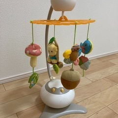 Combiの見守りセンサー付きメリーです