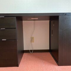 札幌引き取り限定　書斎机　電源ありの画像