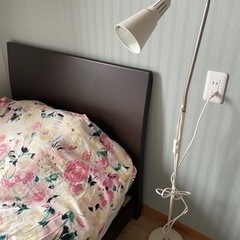 IKEAフロアランプ&LED電球付き