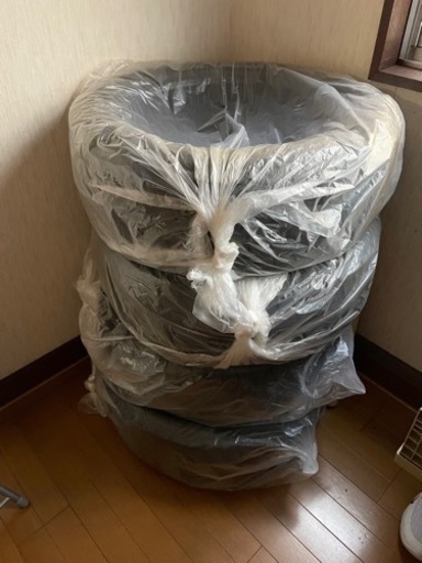 受付終了！中古スタッドレス4本　215/55R17
