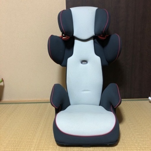 ジュニアシート未使用品