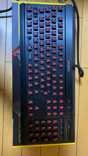 CORSAIR K70 ゲーミングキーボード　赤軸