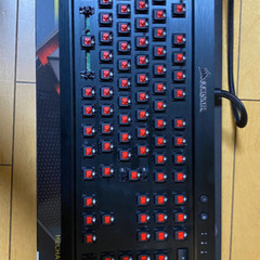 CORSAIR K70 ゲーミングキーボード　赤軸