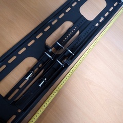 「特価100円」超大型モニター用 壁掛け金具の画像