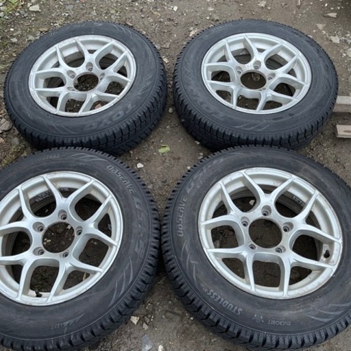 ジムニー　TOYO 175/80R16 スタッドレス  タイヤ　2015年製　アルミホイール付き