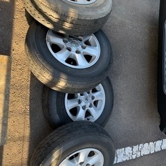 ハイエース　タイヤ&ホイールセット