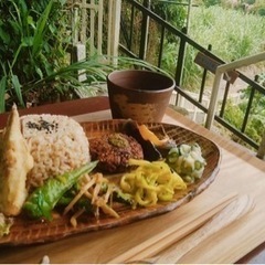 ヴィーガンカフェに行きませんか？(^-^) 食べるだけで健康にな...