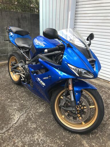 TRIUMPH　トライアンフ　Daytona 675　デイトナ675　青色です。