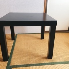 300円　IKEAのテーブル