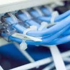 産業機械の組立作業