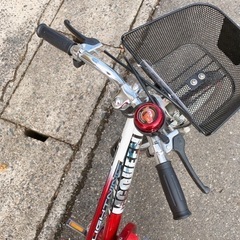 子ども用自転車✨ides✨16インチ✨カーズデザイン✨赤×黒×白✨鍵なしタイプ✨中古品✨【こちらは店舗です。浜村鹿野温泉ICから3分 買取本舗 宮本リサイクル 営業時間９～１９時 定休日水曜のみ←連絡できませんm(_ _)m】の画像