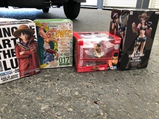 ワンピースフィギュア　4点セット！
