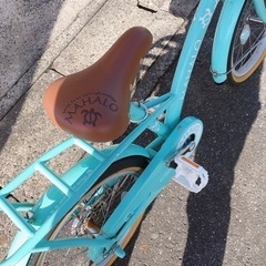 子ども用自転車✨ハワイアンデザイン✨18インチ　グリーンブルー✨鍵なしタイプ✨中古品【こちらは店舗です。浜村鹿野温泉ICから3分 買取本舗 宮本リサイクル 営業時間９～１９時 定休日水曜のみ←連絡できませんm(_ _)m】の画像