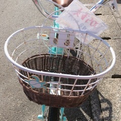 子ども用自転車✨ハワイアンデザイン✨18インチ　グリーンブルー✨鍵なしタイプ✨中古品【こちらは店舗です。浜村鹿野温泉ICから3分 買取本舗 宮本リサイクル 営業時間９～１９時 定休日水曜のみ←連絡できませんm(_ _)m】の画像