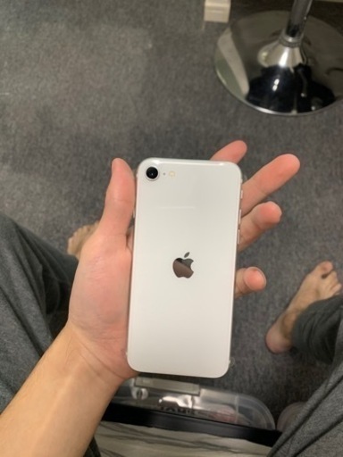 2世代iPhone se 白　新品　simフリー