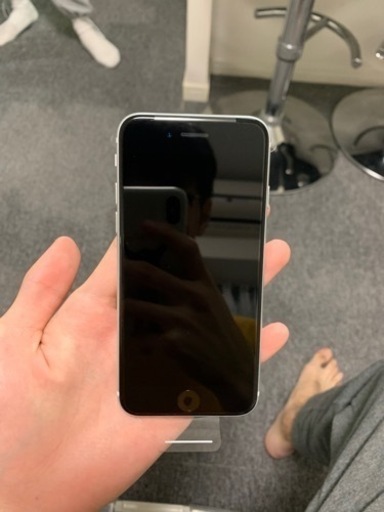 2世代iPhone se 白　新品　simフリー
