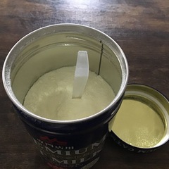 少し使った猫のミルクの画像