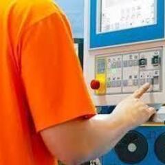 自動車用小物部品のダイガスト鋳物製造の機械オペレーター作業