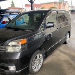 トヨタ　ヴォクシー　フルタイム４WD　AZR65G