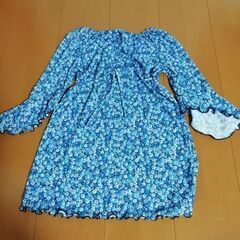 5歳用　Great Escape　青い花柄　七分袖の画像