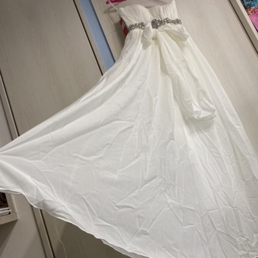 新品　花嫁ウエディングドレス 二次会 結婚式 パーティードレス　ビジュー付き 