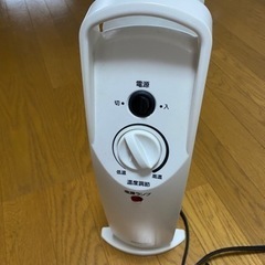 さらに値下げしました‼️アイリスオーヤマミニオイルヒーターお取引中の画像
