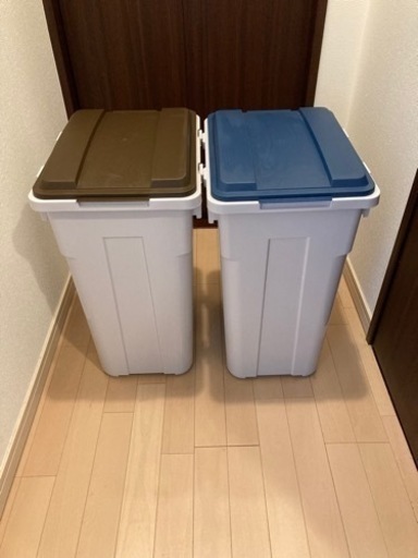 【最終値下げ】ゴミ箱　45リットル×2個　紺色、茶色　日本製　2個で2000円