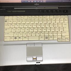 富士通　FMV-LIFEBOOK FMV-E8290（FMVNE1CH）大画面15.4インチ　Core 2 Duo P8700/2.53GHz(2コア/2スレッド) / メモリー4GB / HDD160GB / Windows10 Pro & Office2010インストール済の画像