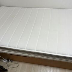 セミダブルベッドが無料です。