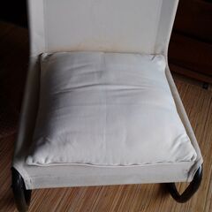 金属パイプの骨組みのリラックス用椅子　２脚