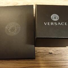 ヴェルサーチピアス