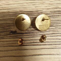 ヴェルサーチピアスの画像