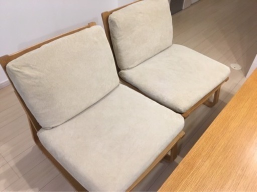 リビングでもダイニングでも使えるテーブルセット　無印良品