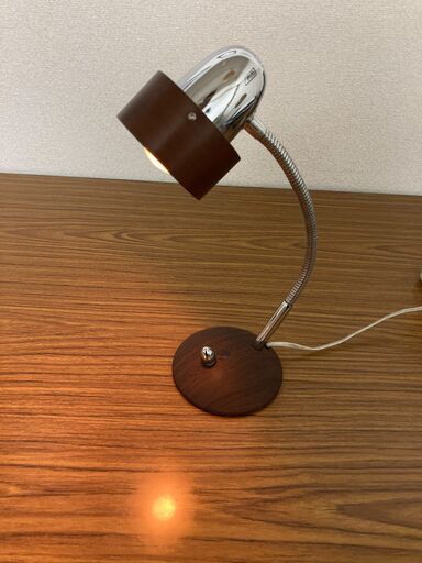 【展示品】 木製シェードの調光式（明るさ調節式）デスクライト 白熱電球付き  ブラウン