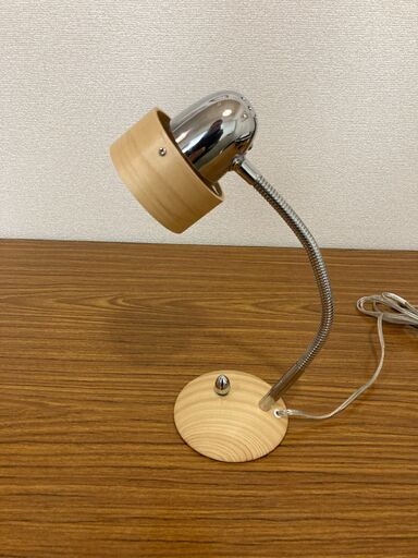 【キズ品】 木製シェードの調光式（明るさ調節式）デスクライト 白熱電球付き  ナチュラル