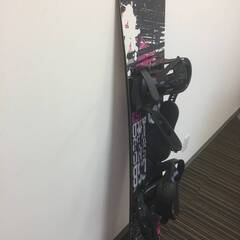 ♪【値下げしました】CSB スノーボード板 ビンディング付 全長151㎝ ウインタースポーツ スノボ (NF211026) 303-256 Wの画像