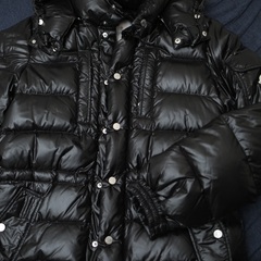 MONCLER ダウンジャケットの画像